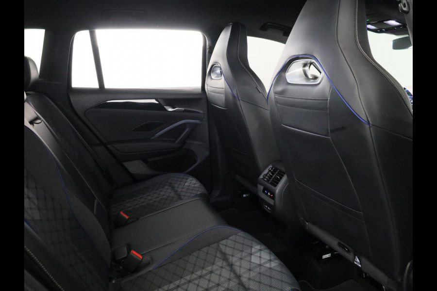 Volkswagen Tiguan 1.5 eHybrid R-Line Edition 204 pk Automaat (DSG) | Verlengde garantie | Navigatie | Parkeersensoren (Park assist) | Achteruitrijcamera | R-Line |