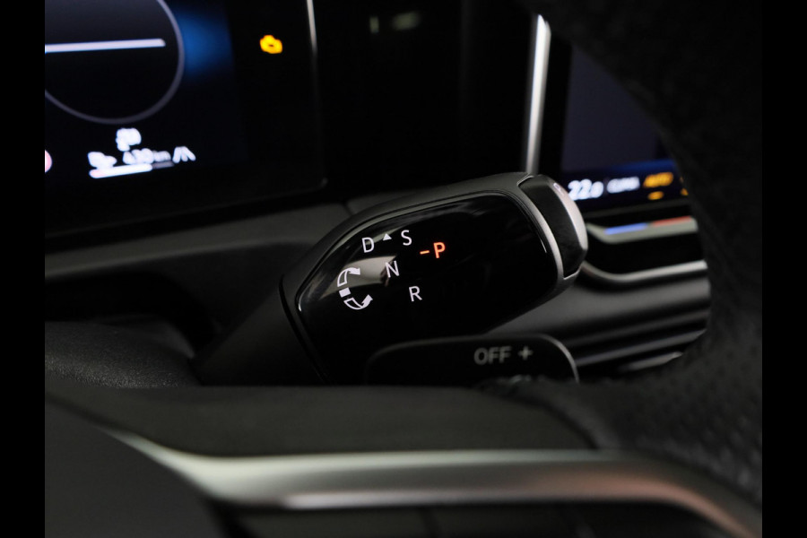 Volkswagen Tiguan 1.5 eHybrid R-Line Edition 204 pk Automaat (DSG) | Verlengde garantie | Navigatie | Parkeersensoren (Park assist) | Achteruitrijcamera | R-Line |