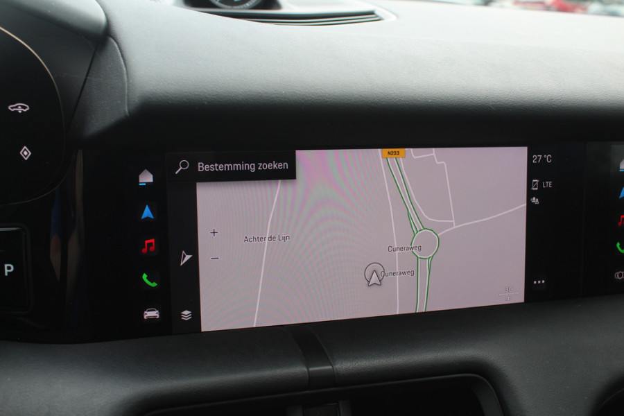 Porsche Taycan Cross Turismo 4 93 kWh / Panoramadak / Camera / Passenger Display / Luchtvering / 20'' / Leder / CarPlay / Matrix LED / Stoelverwarming / DAB / ACC