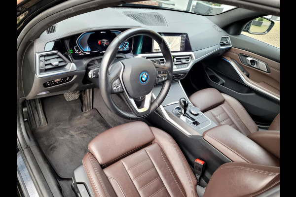 BMW 3 Serie Touring 320e Laser, Mokka Sport-leder, Stuurverw. Luxury Line (1e eig. NL NAP)