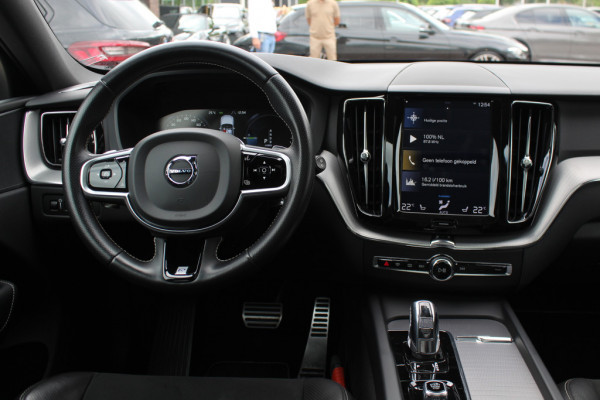 Volvo XC60 2.0 T8 AWD Polestar Engineered / Trekhaak / Panoramadak / 360Camera / Head-up / Leder / Harman Kardon / 22'' / Keyless / Intr.voorverwarming / Stuur+Stoelverwarming / Virtual Cockpit / CarPlay / DAB / Dodehoek / ACC
