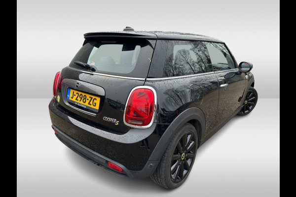 MINI Mini Electric Charged 33 kWh / Camera / Head-up / Leder / Harman Kardon / Keyless / 17'' / CarPlay / Stoelverwarming / Matrix LED / DAB / Cruise Control