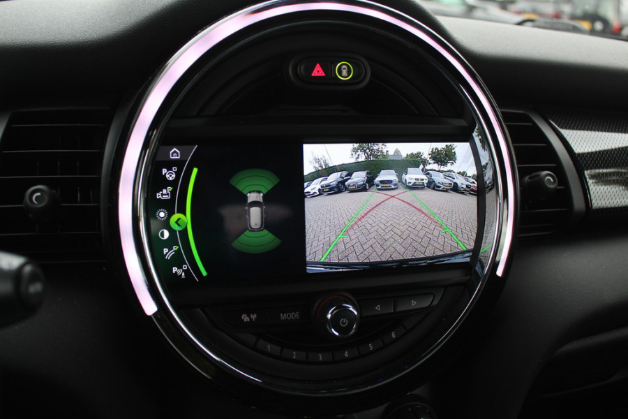 MINI Mini Electric Charged 33 kWh / Camera / Head-up / Leder / Harman Kardon / Keyless / 17'' / CarPlay / Stoelverwarming / Matrix LED / DAB / Cruise Control