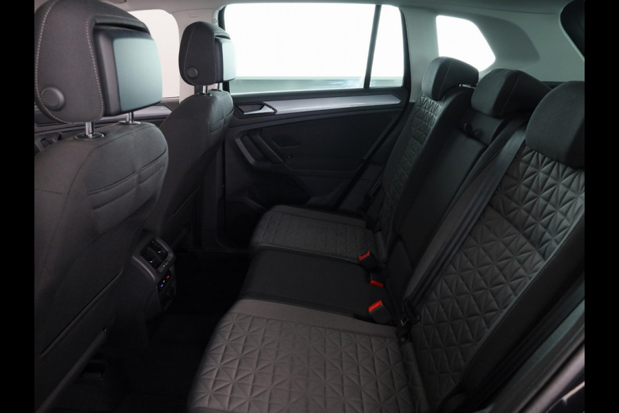 Volkswagen Tiguan 1.4 TSI eHybrid Life 245PK DSG PHEV | Navigatie | Parkeercamera | 18 inch Lm velgen | Stoel- en stuurverwarming |