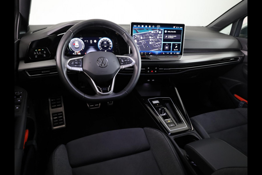 Volkswagen Golf 1.5 eHybrid 50 Edition 204 PK DSG PHEV | Verlengde garantie | Navigatie | Parkeercamera | Stoel- en stuurverwarming | 18 inch LM velgen |