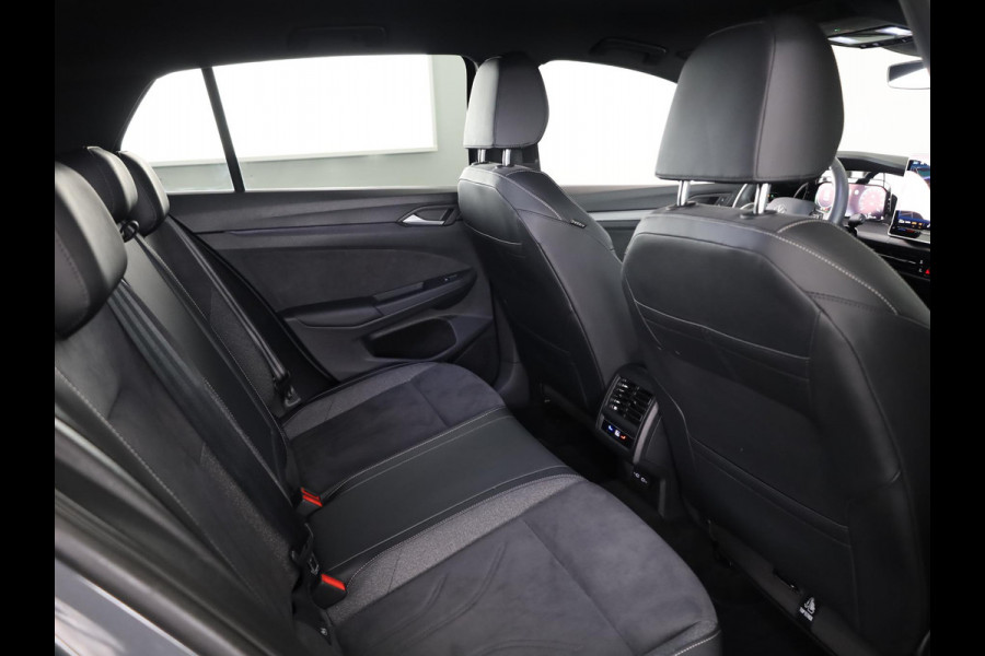 Volkswagen Golf 1.5 eHybrid 50 Edition 204 PK DSG PHEV | Verlengde garantie | Navigatie | Parkeercamera | Stoel- en stuurverwarming | 18 inch LM velgen |