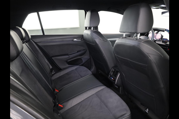 Volkswagen Golf 1.5 eHybrid 50 Edition 204 PK DSG PHEV | Verlengde garantie | Navigatie | Parkeercamera | Stoel- en stuurverwarming | 18 inch LM velgen |