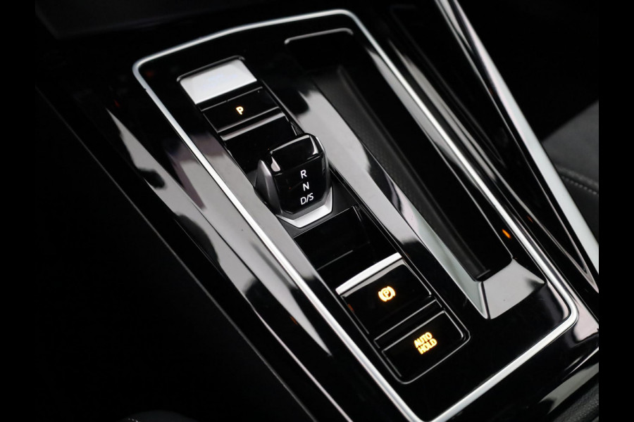 Volkswagen Golf 1.5 eHybrid 50 Edition 204 PK DSG PHEV | Verlengde garantie | Navigatie | Parkeercamera | Stoel- en stuurverwarming | 18 inch LM velgen |