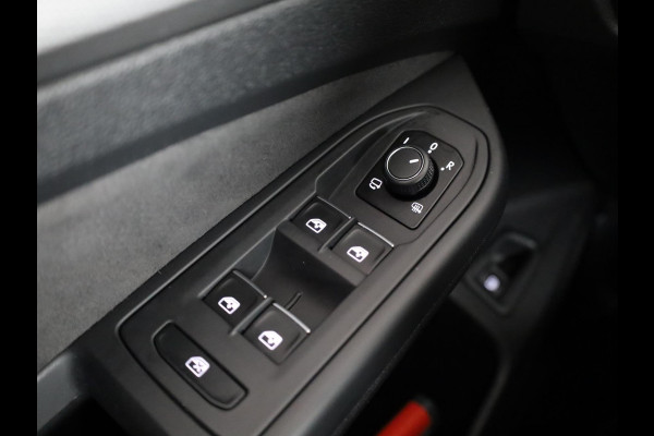 Volkswagen Golf 1.5 eHybrid 50 Edition 204 PK DSG PHEV | Verlengde garantie | Navigatie | Parkeercamera | Stoel- en stuurverwarming | 18 inch LM velgen |