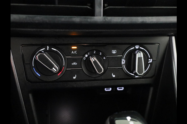 Volkswagen Polo 1.0 TSI Style 110 pk Automaat (DSG) | Navigatie via App | Parkeersensoren (Park assist) | Adaptieve cruise control | Stoelverwarming | Matrix LED koplampen |