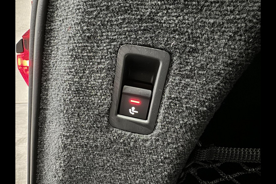 Audi A6 Avant 55 TFSI e Quattro Competition S-Line Black Edition