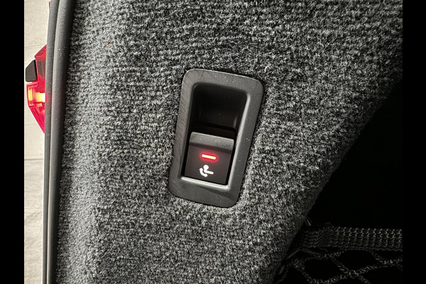 Audi A6 Avant 55 TFSI e Quattro Competition S-Line Black Edition