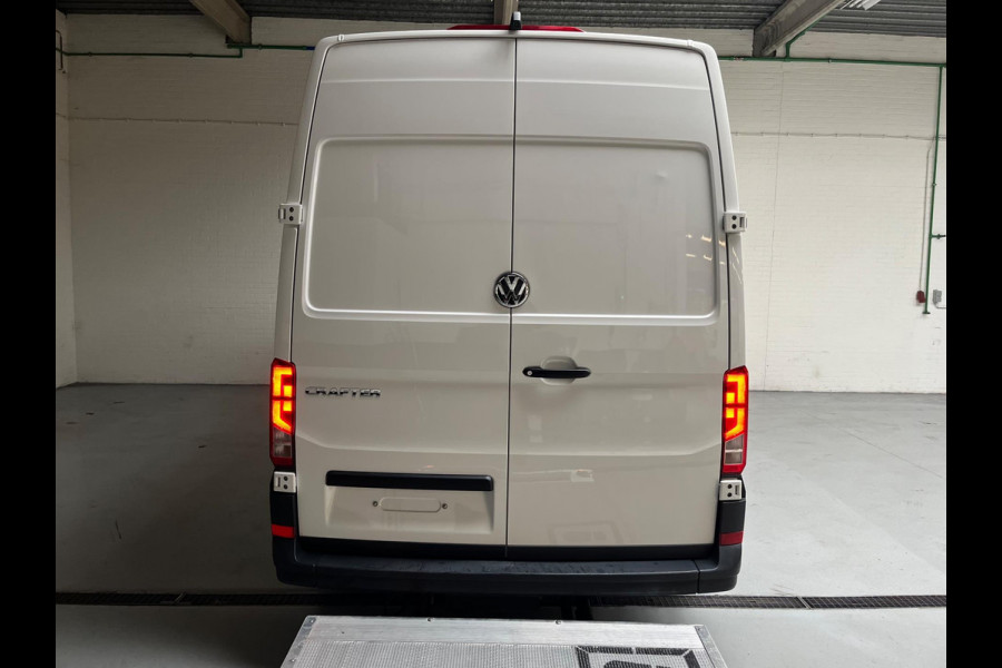Volkswagen Crafter LAADKLEP L3H3 AUTOMAAT DSG 35 2.0 TDI 140PK 3Persoons, Airco, CruiseControl, Groot Scherm, RIJKLAARPRIJS!