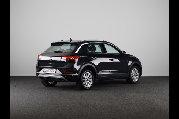 Volkswagen T-Roc 1.5 TSI Style 150 pk Automaat (DSG) | Navigatie | Parkeersensoren (Park assist) | Adaptieve cruise control | Stoelverwarming |