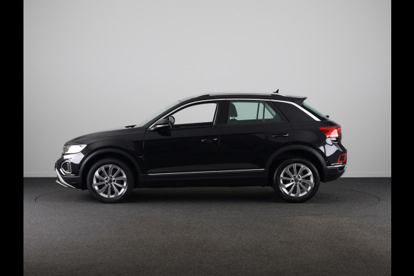 Volkswagen T-Roc 1.5 TSI Style 150 pk Automaat (DSG) | Navigatie | Parkeersensoren (Park assist) | Adaptieve cruise control | Stoelverwarming |