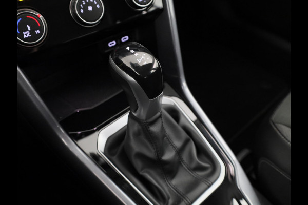 Volkswagen T-Roc 1.5 TSI Style 150 pk Automaat (DSG) | Navigatie | Parkeersensoren (Park assist) | Adaptieve cruise control | Stoelverwarming |
