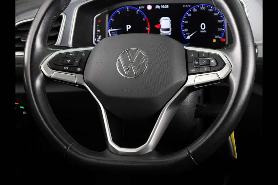 Volkswagen T-Roc 1.5 TSI Style 150 pk Automaat (DSG) | Navigatie | Parkeersensoren (Park assist) | Adaptieve cruise control | Stoelverwarming |