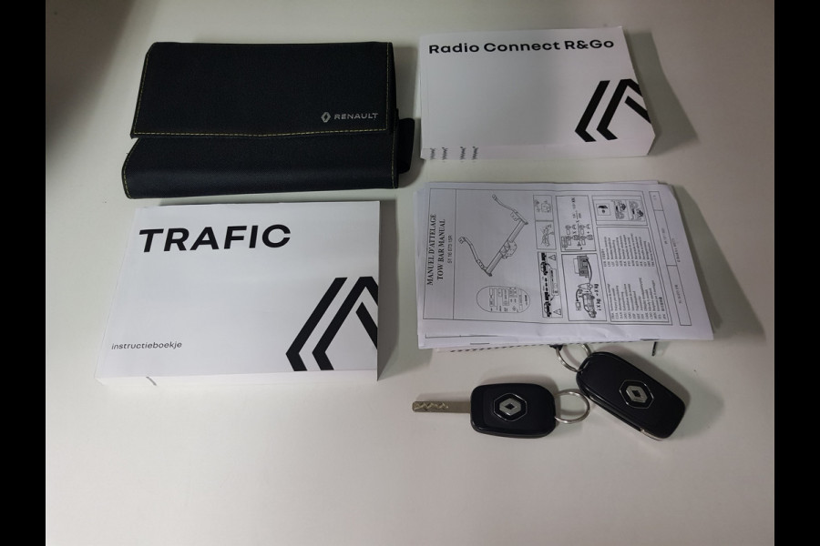 Renault Trafic 2.0 dCi 131 pk T29 L2-H1 dubbele-cabine 6 persoons Work Edition uitvoering !!!