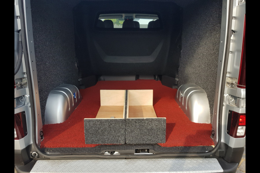 Renault Trafic 2.0 dCi 131 pk T29 L2-H1 dubbele-cabine 6 persoons Work Edition uitvoering !!!