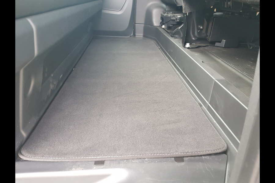 Renault Trafic 2.0 dCi 131 pk T29 L2-H1 dubbele-cabine 6 persoons Work Edition uitvoering !!!