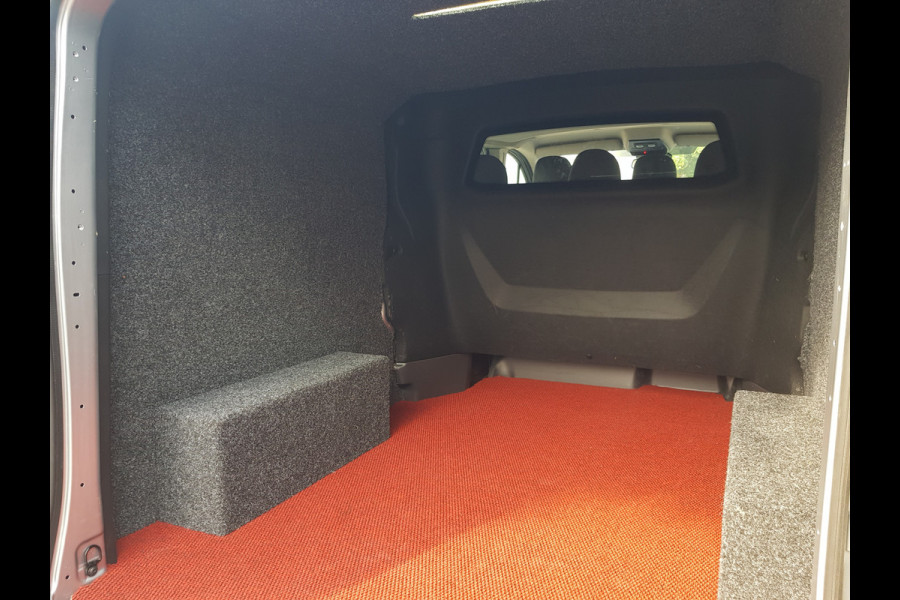 Renault Trafic 2.0 dCi 131 pk T29 L2-H1 dubbele-cabine 6 persoons Work Edition uitvoering !!!