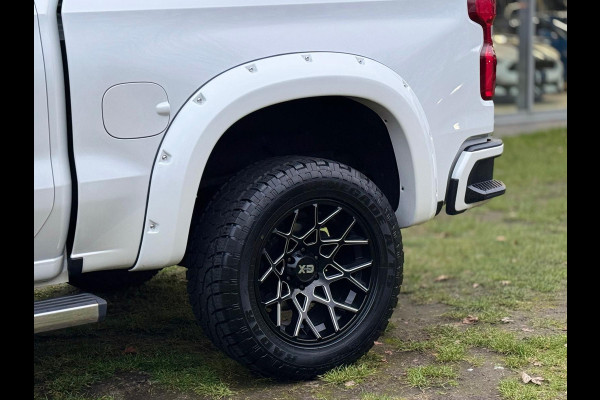 Chevrolet Silverado 6.2 V8 High Country Widebody Black Ops NWE Model