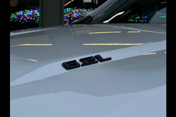 Chevrolet Silverado 6.2 V8 High Country Widebody Black Ops NWE Model