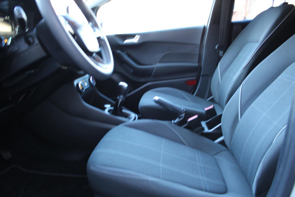 Ford Fiesta 1.1 Airco Navi Carplay PDC Nap
