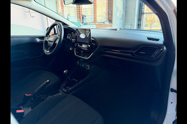 Ford Fiesta 1.1 Airco Navi Carplay PDC Nap