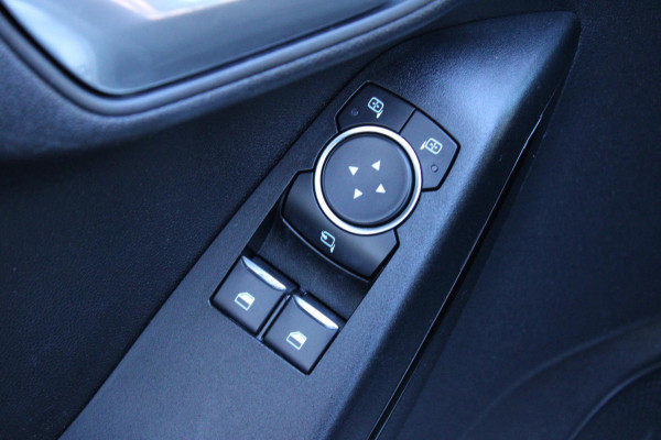 Ford Fiesta 1.1 Airco Navi Carplay PDC Nap