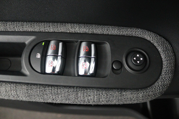 MINI Countryman 1.5 Cooper Business Edition Automaat (NAVIGATIE, CARPLAY, PARKEERSENSOREN, LED, CRUISE, SPORTSTOELEN)