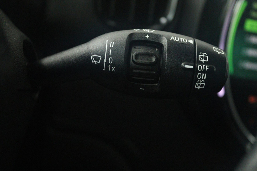 MINI Countryman 1.5 Cooper Business Edition Automaat (NAVIGATIE, CARPLAY, PARKEERSENSOREN, LED, CRUISE, SPORTSTOELEN)