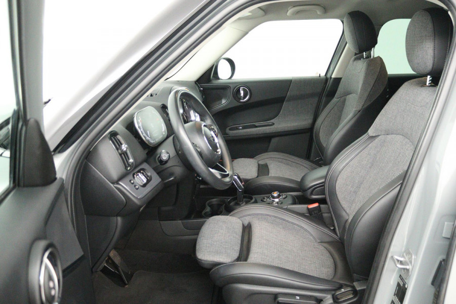 MINI Countryman 1.5 Cooper Business Edition Automaat (NAVIGATIE, CARPLAY, PARKEERSENSOREN, LED, CRUISE, SPORTSTOELEN)