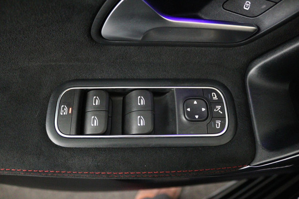 Mercedes-Benz A-Klasse 250 e Business Solution AMG Limited (SFEERVERLICHTING, PANORAMADAK, CAMERA, STOELVERWARMING, 1e EIGENAAR)