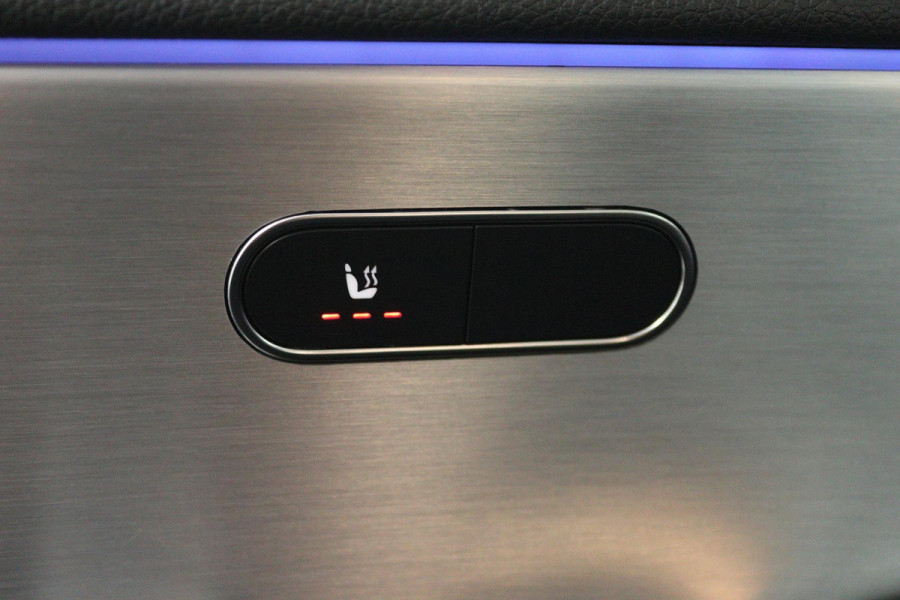 Mercedes-Benz A-Klasse 250 e Business Solution AMG Limited (SFEERVERLICHTING, PANORAMADAK, CAMERA, STOELVERWARMING, 1e EIGENAAR)