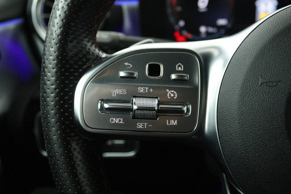 Mercedes-Benz A-Klasse 250 e Business Solution AMG Limited (SFEERVERLICHTING, PANORAMADAK, CAMERA, STOELVERWARMING, 1e EIGENAAR)