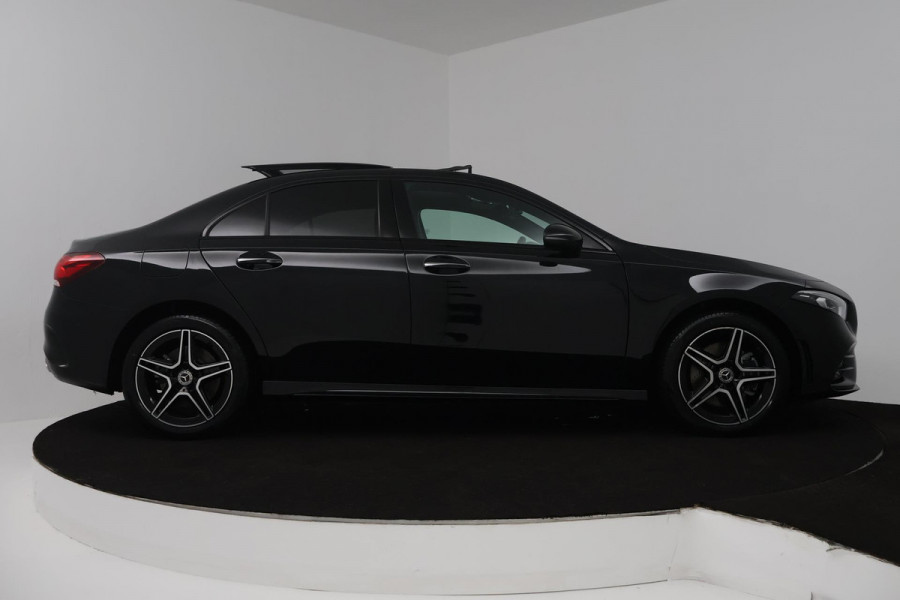 Mercedes-Benz A-Klasse 250 e Business Solution AMG Limited (SFEERVERLICHTING, PANORAMADAK, CAMERA, STOELVERWARMING, 1e EIGENAAR)