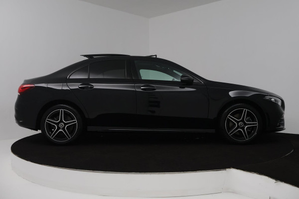 Mercedes-Benz A-Klasse 250 e Business Solution AMG Limited (SFEERVERLICHTING, PANORAMADAK, CAMERA, STOELVERWARMING, 1e EIGENAAR)