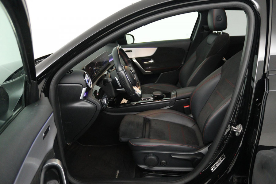 Mercedes-Benz A-Klasse 250 e Business Solution AMG Limited (SFEERVERLICHTING, PANORAMADAK, CAMERA, STOELVERWARMING, 1e EIGENAAR)