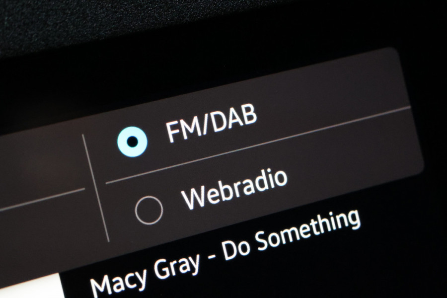 Volkswagen Caddy Cargo 2.0 TDI DSG | Lane Assist | Virtual Cockpit | Camera | CarPlay | Stoelverwarming | LED Koplampen | Sidebars | Spoilerkit | DAB | Fabrieksgarantie | Facelift model | BPM Vrij