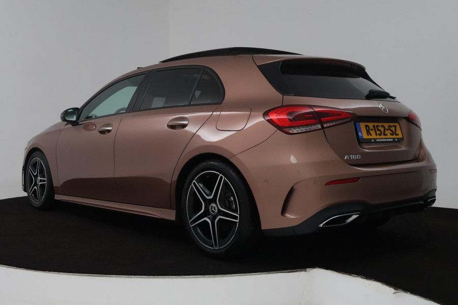 Mercedes-Benz A-Klasse 180 Business Solution AMG Automaat (PANORAMADAK, SFEERVERLICHTING, CAMERA, STOELVERWARMING, 1e EIGENAAR)
