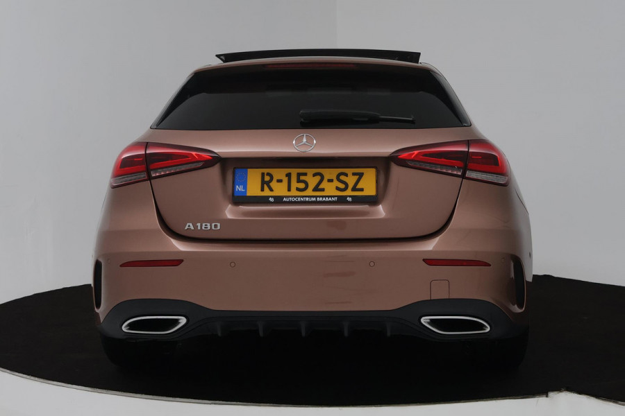 Mercedes-Benz A-Klasse 180 Business Solution AMG Automaat (PANORAMADAK, SFEERVERLICHTING, CAMERA, STOELVERWARMING, 1e EIGENAAR)