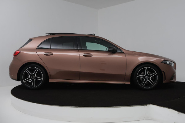 Mercedes-Benz A-Klasse 180 Business Solution AMG Automaat (PANORAMADAK, SFEERVERLICHTING, CAMERA, STOELVERWARMING, 1e EIGENAAR)