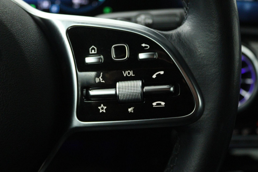 Mercedes-Benz A-Klasse 250 e Business Solution Luxury Limited (SFEERVERLICHTING, STOELVERWARMING, LEDER, 1e EIGENAAR, CAMERA)