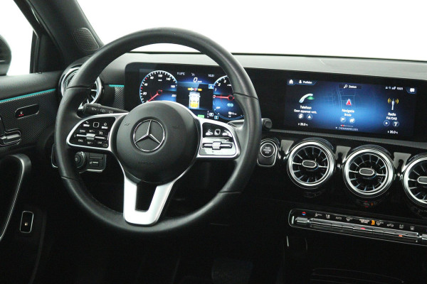 Mercedes-Benz A-Klasse 250 e Business Solution Luxury Limited (PANORAMADAK, SFEERVERLICHTING, CAMERA, ELEKT. STOELEN, 1e EIGENAAR)