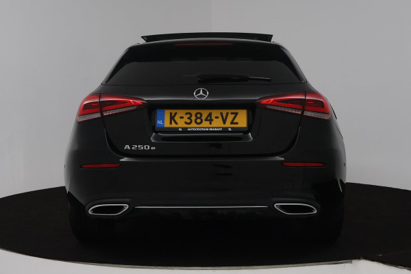 Mercedes-Benz A-Klasse 250 e Business Solution Luxury Limited (PANORAMADAK, SFEERVERLICHTING, CAMERA, ELEKT. STOELEN, 1e EIGENAAR)