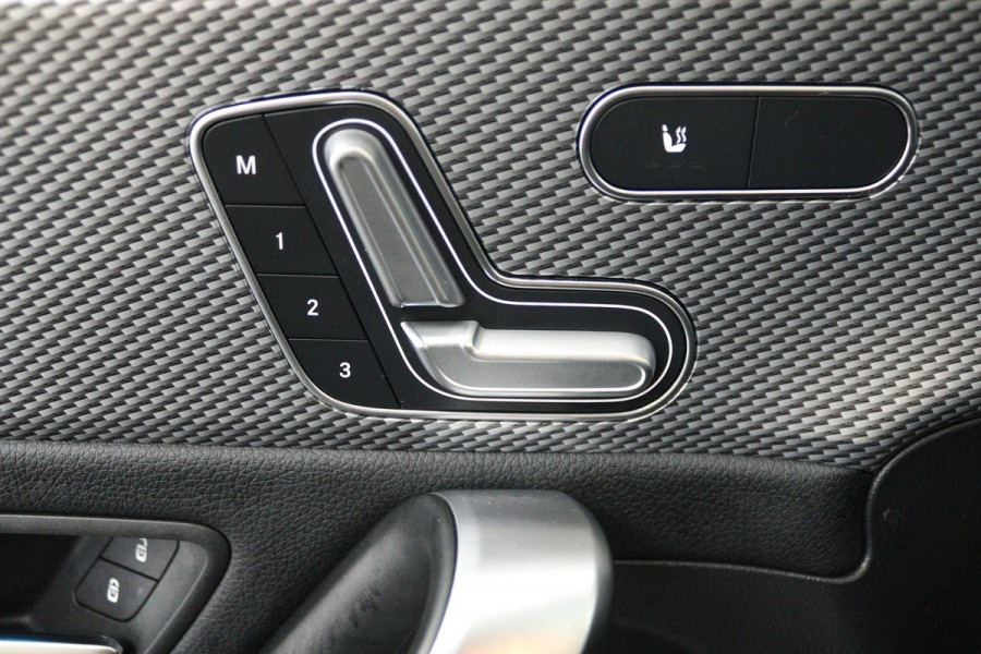 Mercedes-Benz A-Klasse 250 e Business Solution Luxury Limited (PANORAMADAK, SFEERVERLICHTING, CAMERA, ELEKT. STOELEN, 1e EIGENAAR)