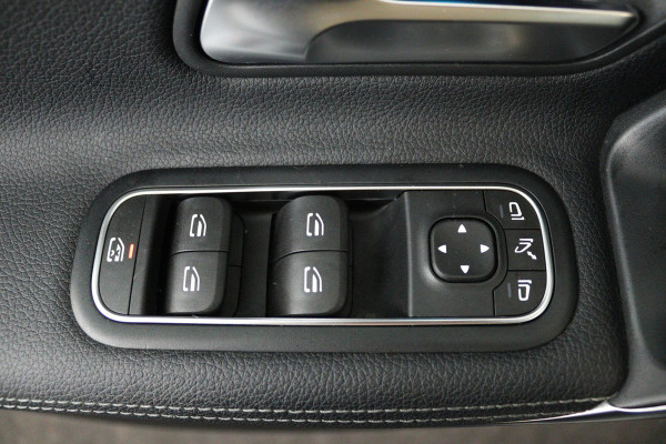 Mercedes-Benz A-Klasse 250 e Business Solution Luxury Limited (PANORAMADAK, SFEERVERLICHTING, CAMERA, ELEKT. STOELEN, 1e EIGENAAR)