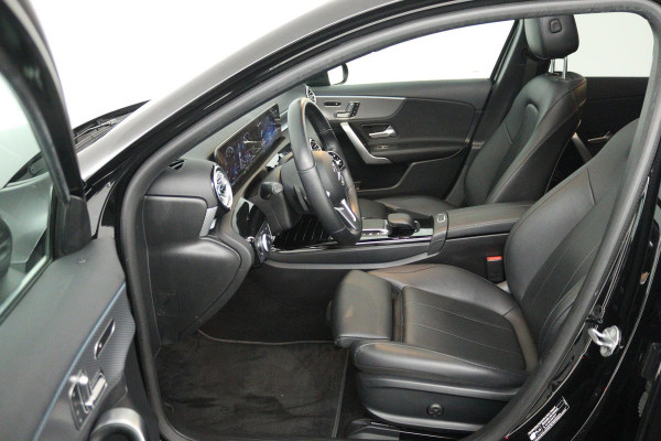 Mercedes-Benz A-Klasse 250 e Business Solution Luxury Limited (PANORAMADAK, SFEERVERLICHTING, CAMERA, ELEKT. STOELEN, 1e EIGENAAR)
