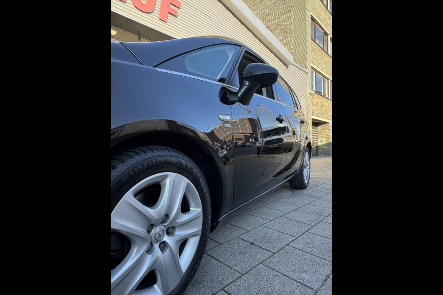 Opel Zafira 1.6 Turbo 120 Jahre Edition 7persoons I Navigatie I Airco I PDC I Achteruitrij camera I LED I Trekhaak I Dealer onderh